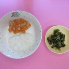 0歳児給食(離乳食中期)